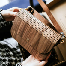 画像をギャラリービューアに読み込む, 木製ハンドバッグ Wooden Handbag - Groove - Walnut
