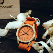 画像をギャラリービューアに読み込む, 木製腕時計 Heritage Series - Orange Edition - Oak
